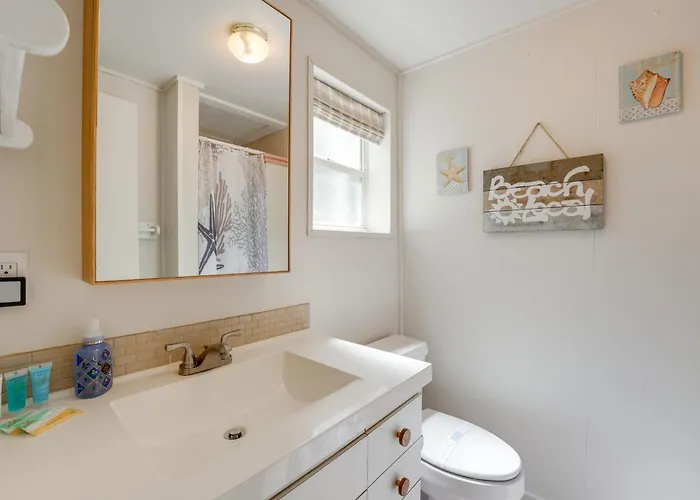 Holiday home Beachfront Bliss + Bbqs! Indian Rocks Escape