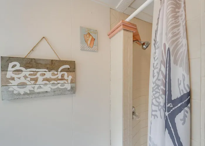 Beachfront Bliss + Bbqs! Indian Rocks Escape