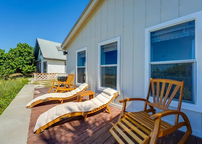 Beachfront Bliss + Bbqs! Indian Rocks Escape * Clearwater Beach